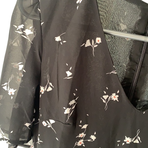 Black dress with floral - Picture 4 of 4